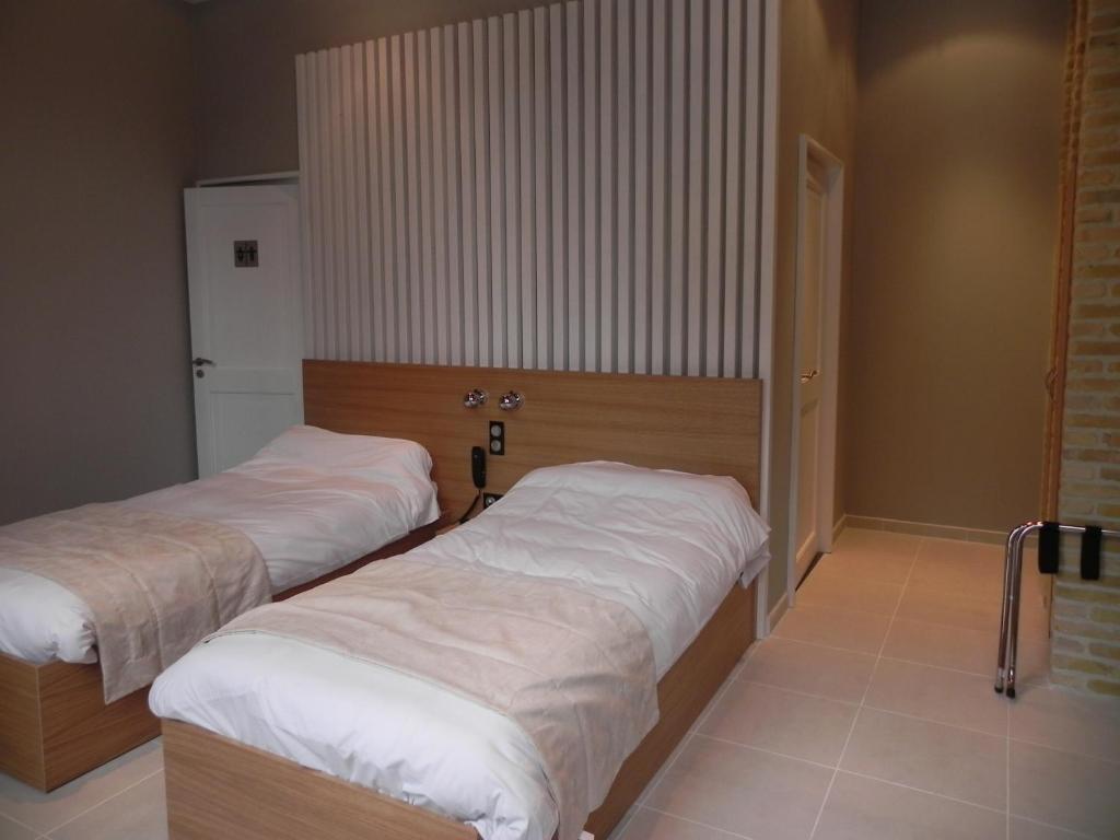 Hotel - Restaurant Au Tonnelier Bergues Habitación foto