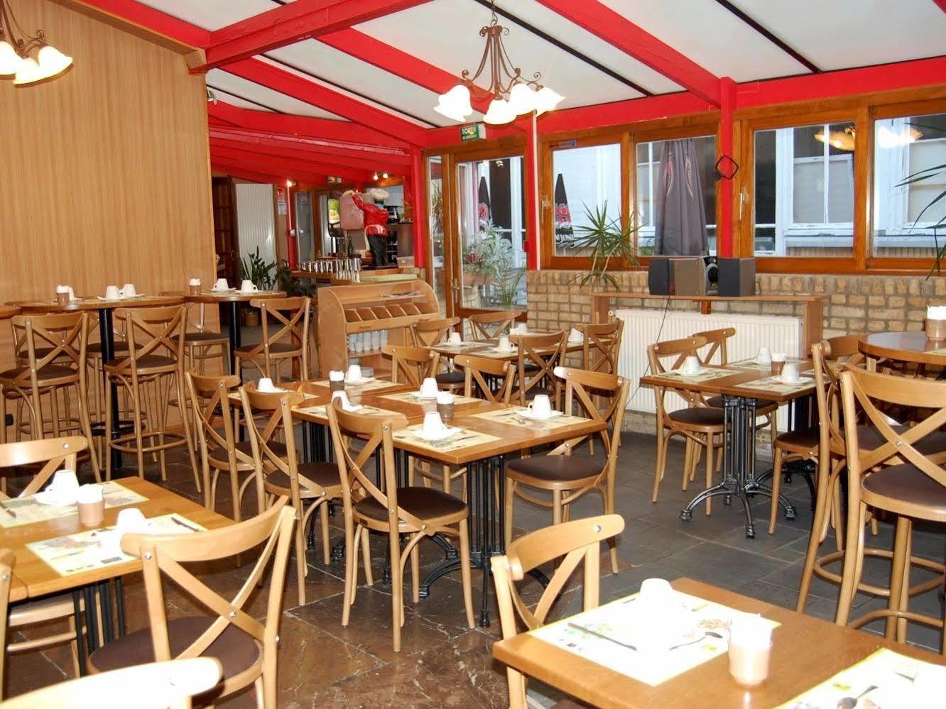 Hotel - Restaurant Au Tonnelier Bergues Exterior foto